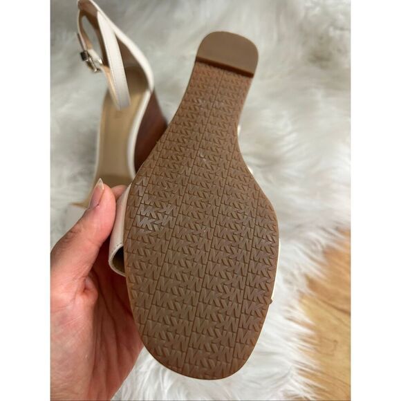 Michael Kors Women’s Cream Leather Open Toe Wedge Sandals Size: 7M - Picture 3 of 6
